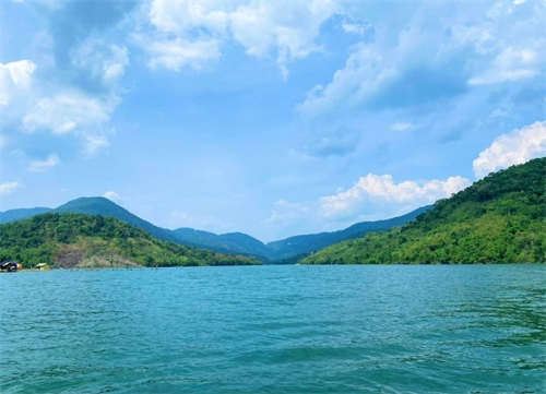 Hồ Đa Mi - Viên ngọc xanh của Bình Thuận